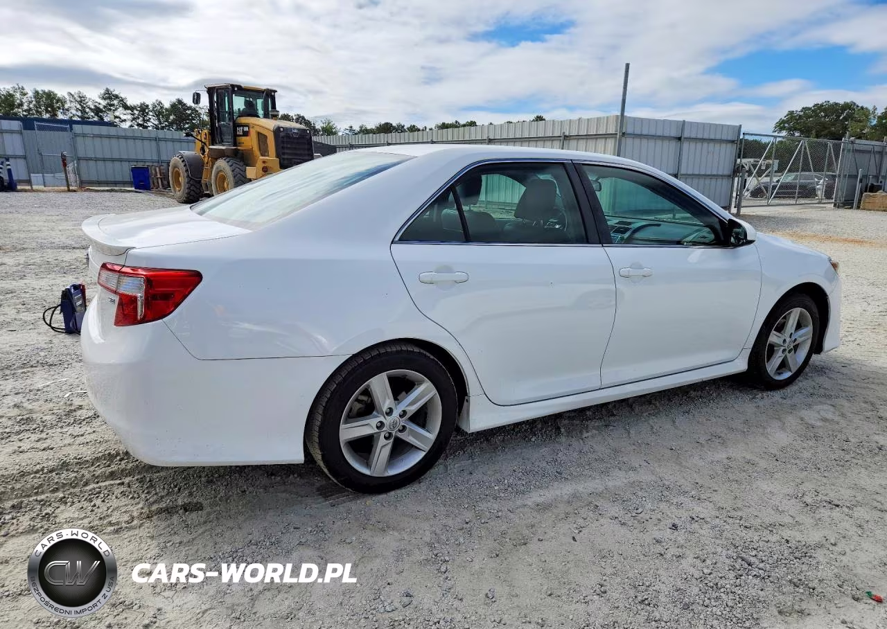 2014 Toyota Camry Se VIN:4T1BF1FK7EU352123 - 3