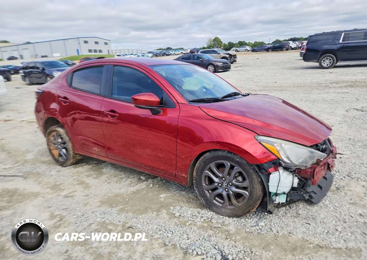 2019 Toyota Yaris Le VIN:3MYDLBYV0KY514235 - 4