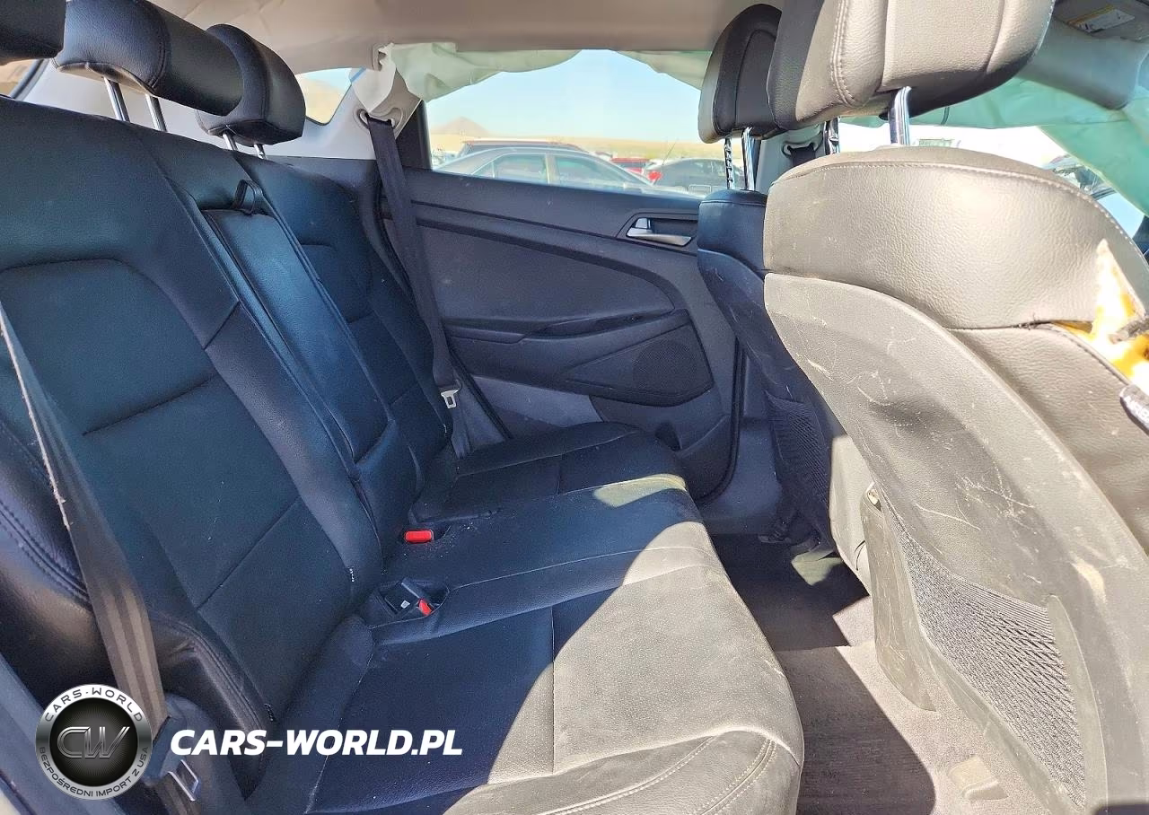 2018 Hyundai Tucson Sport VIN:KM8J3CAL9JU692657 - 10