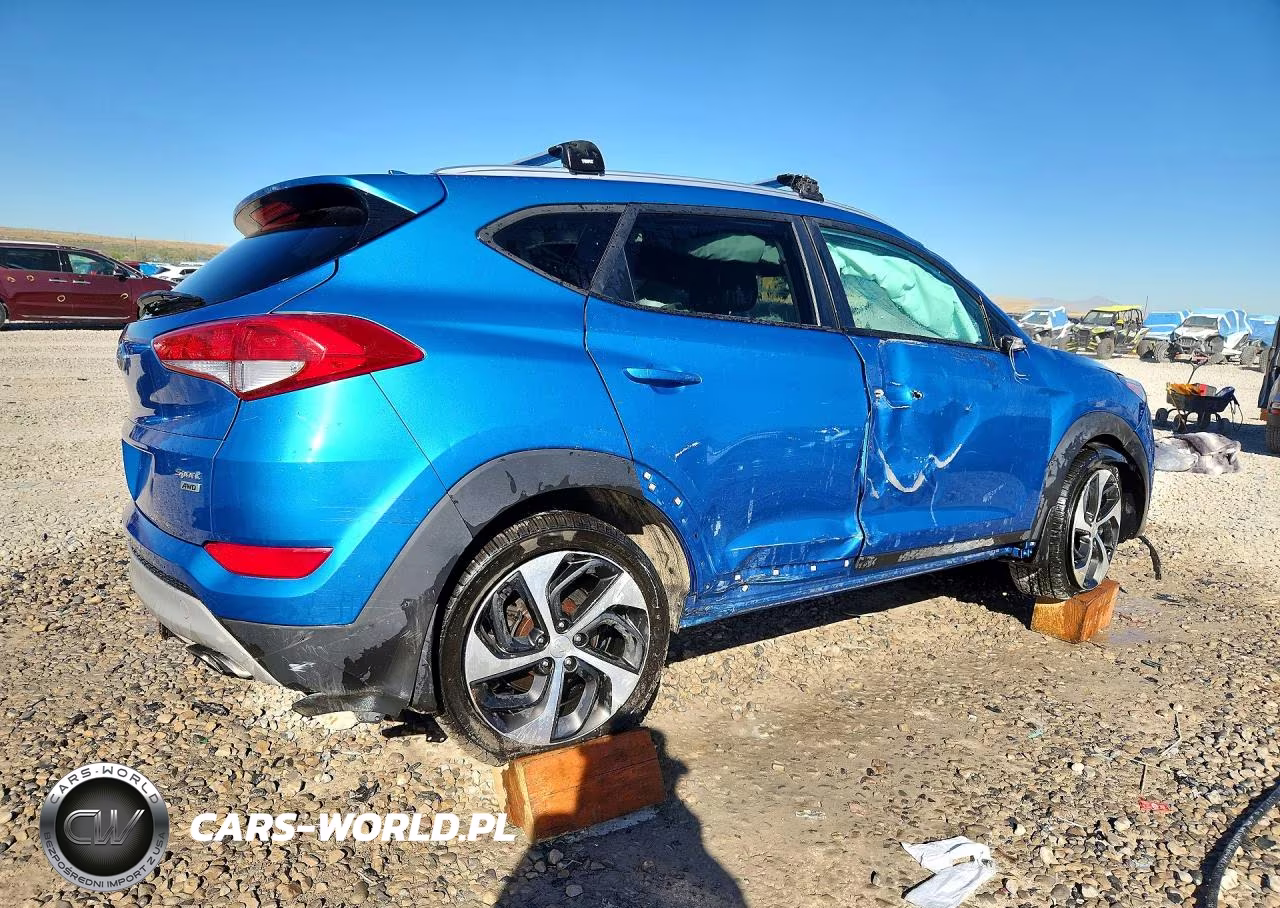 2018 Hyundai Tucson Sport VIN:KM8J3CAL9JU692657 - 3