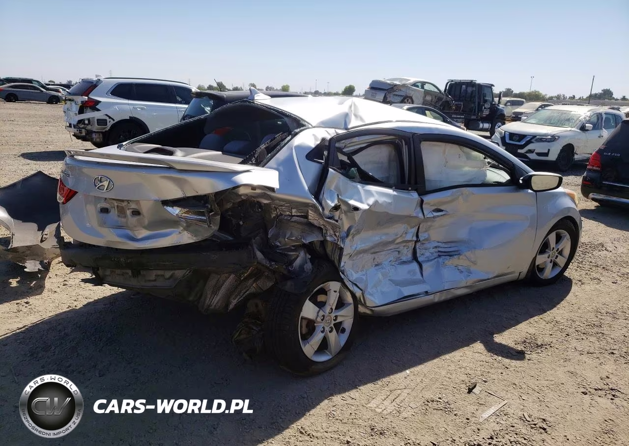2013 Hyundai Elantra Gls VIN:5NPDH4AE4DH341227 - 3