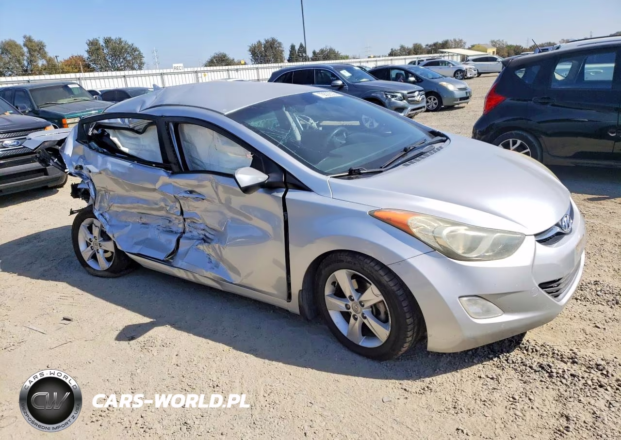 2013 Hyundai Elantra Gls VIN:5NPDH4AE4DH341227 - 4