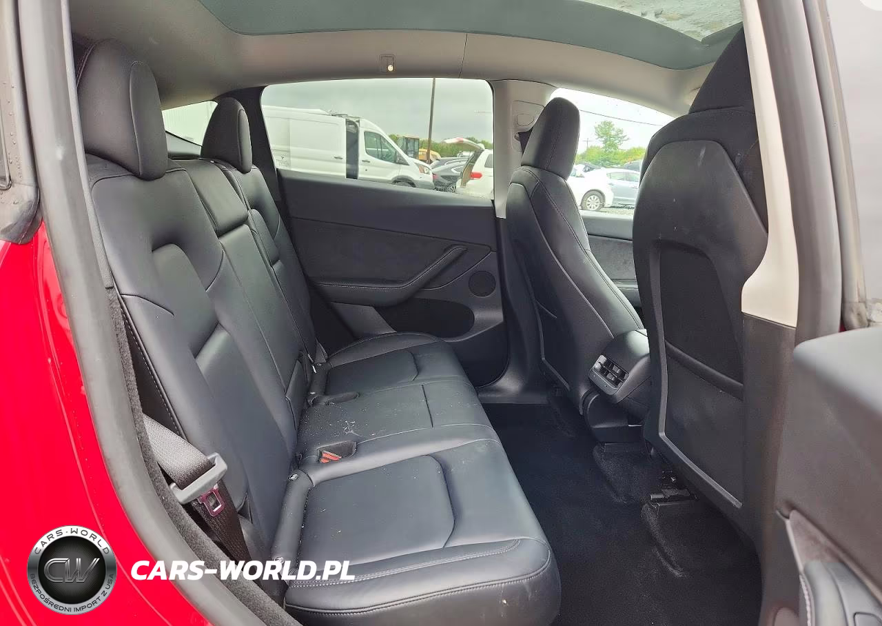 2023 Tesla Model Y VIN:7SAYGDEE0PF867486 - 10