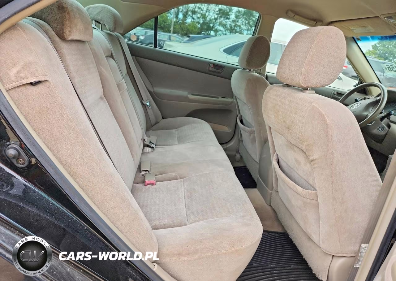 2004 Toyota Camry Le VIN:JTDBE32K740269788 - 10