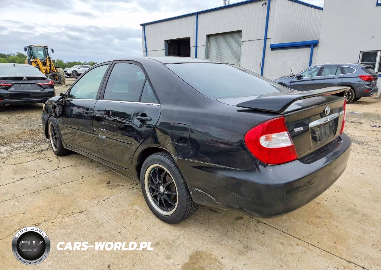 2004 Toyota Camry Le VIN:JTDBE32K740269788 - 2