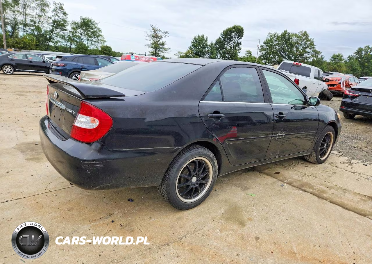 2004 Toyota Camry Le VIN:JTDBE32K740269788 - 3