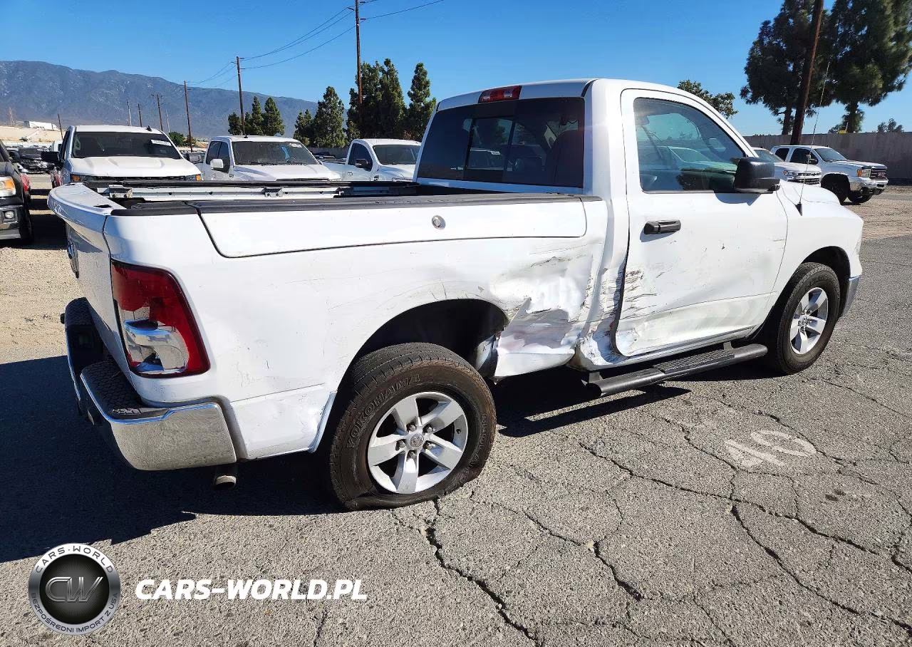 2020 Ram 1500 Classic Tradesman VIN:3C6JR6AG6LG132941 - 3