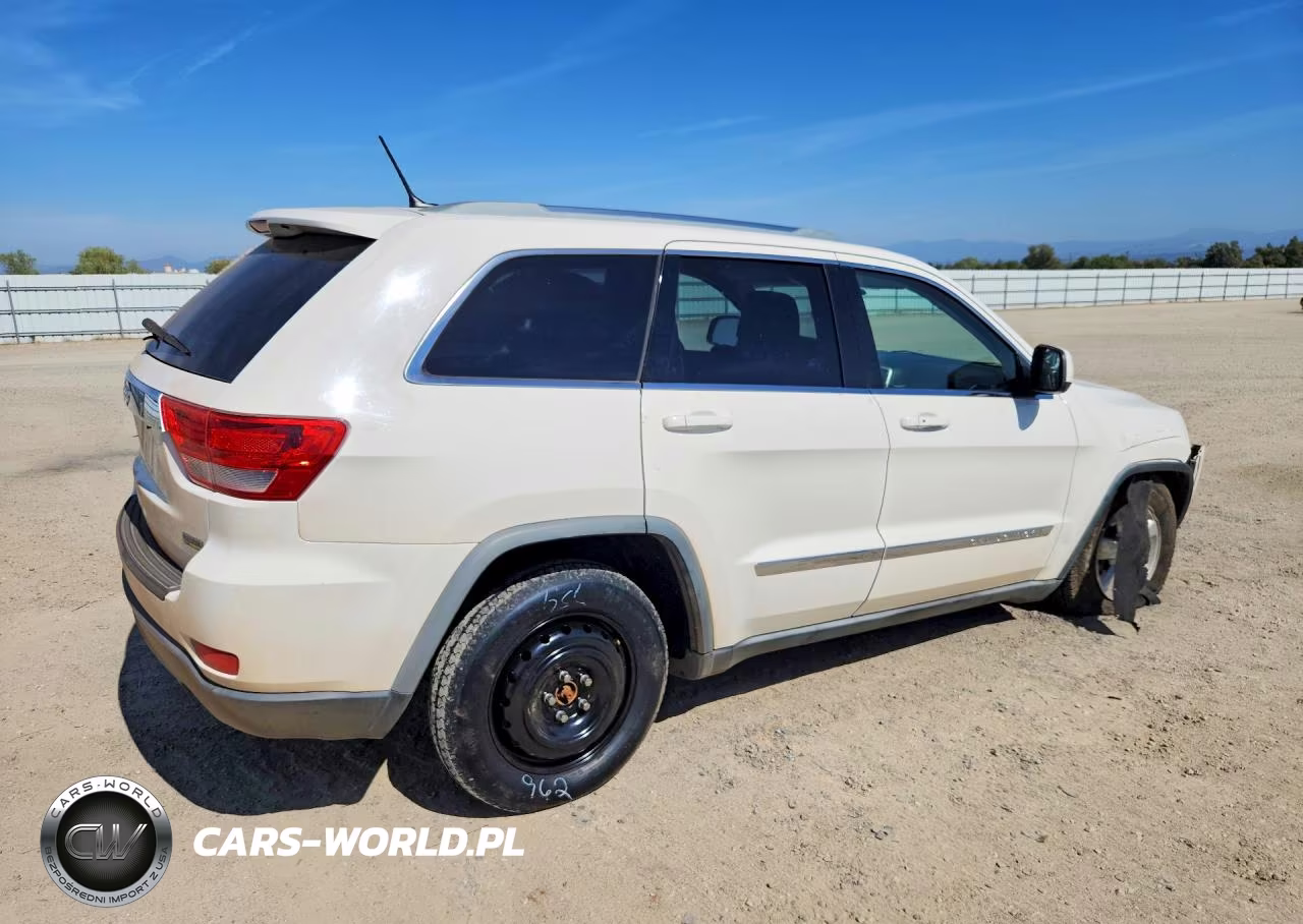 2012 Jeep Grand Cherokee Laredo VIN:1C4RJEAG6CC119798 - 3