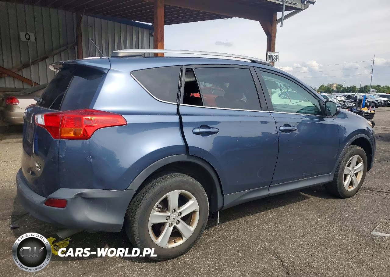 2013 Toyota Rav4 Xle VIN:2T3RFREV1DW028082 - 3
