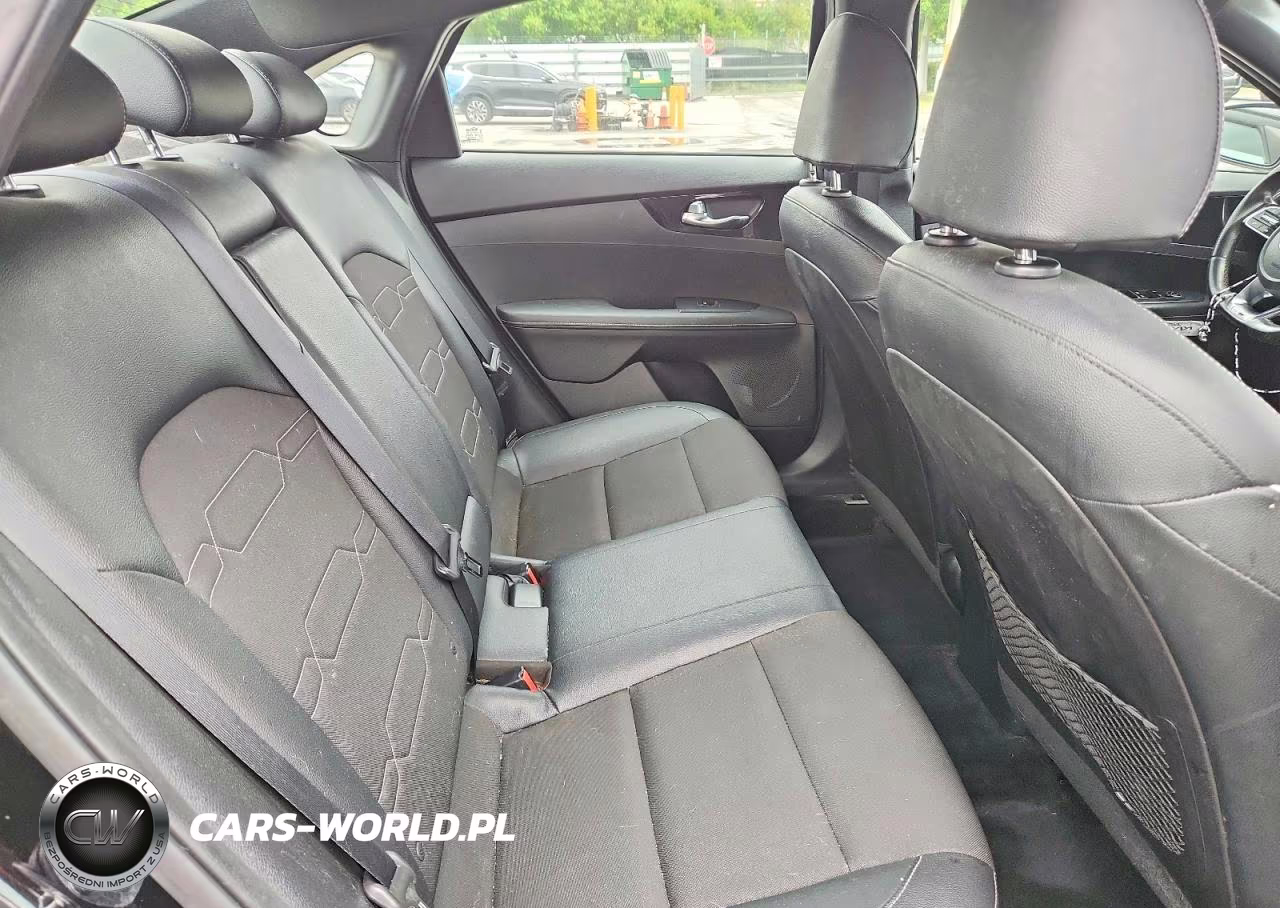 2020 Kia Forte Gt Line VIN:3KPF34AD5LE242403 - 10