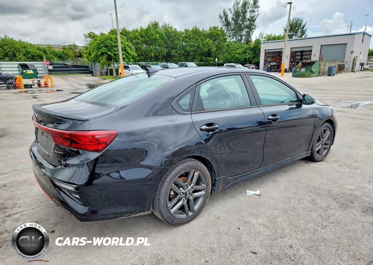 2020 Kia Forte Gt Line VIN:3KPF34AD5LE242403 - 3