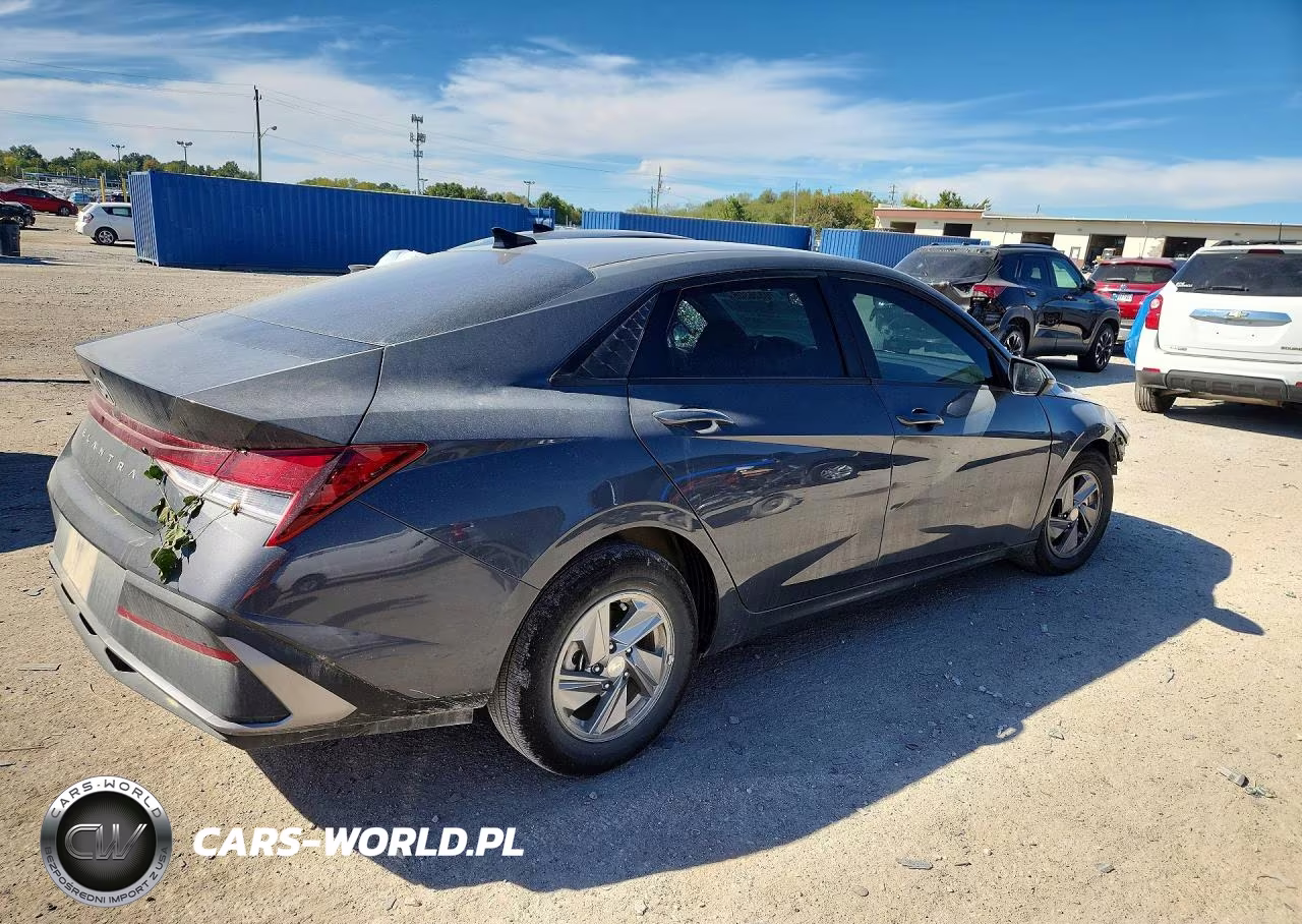 2026 Hyundai Elantra Se VIN:KMHLL4DG9TU137580 - 3