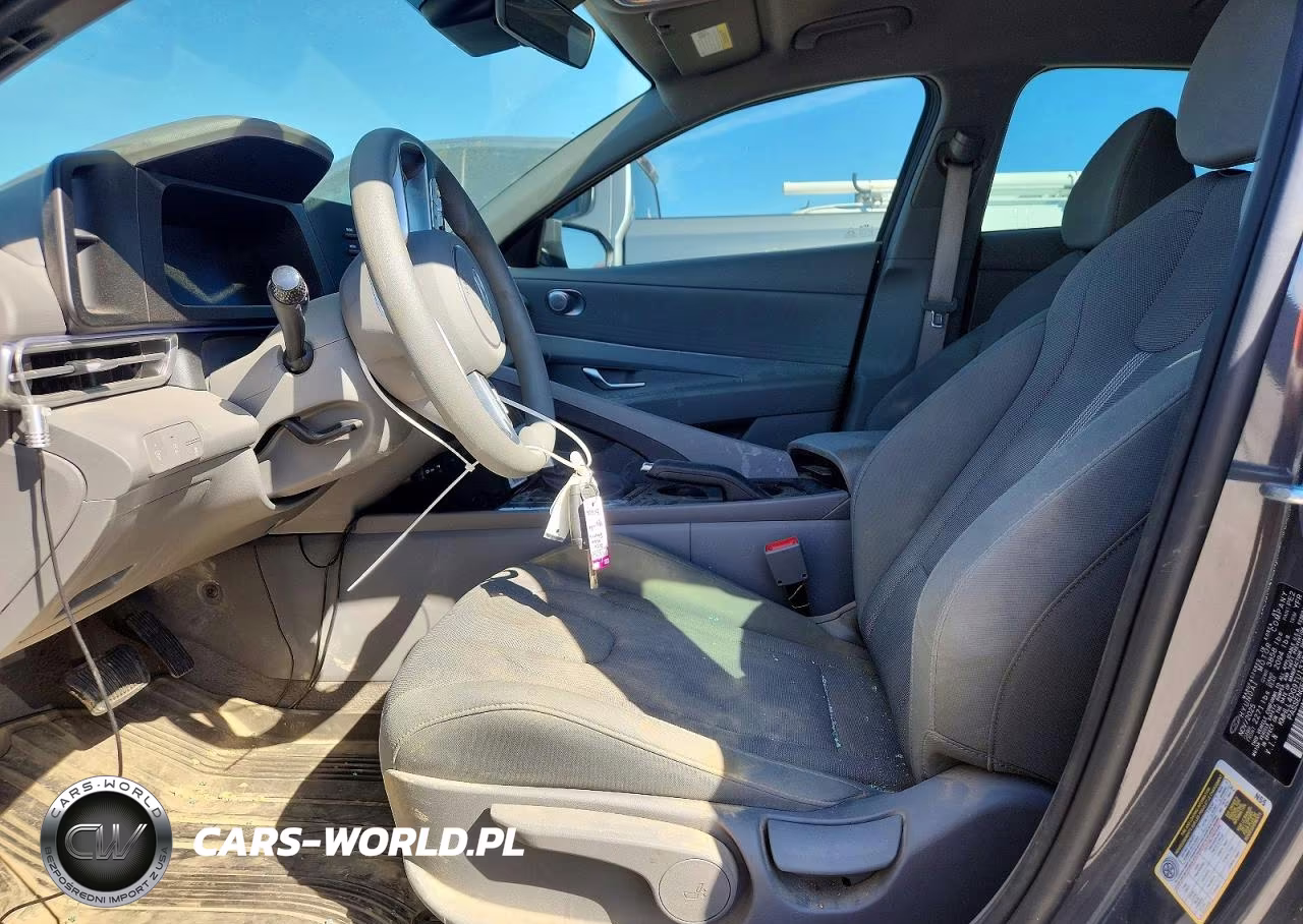 2026 Hyundai Elantra Se VIN:KMHLL4DG9TU137580 - 7