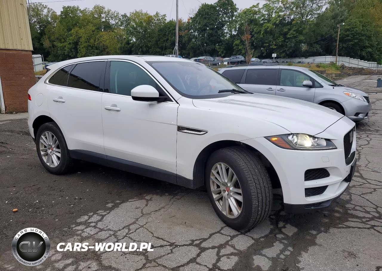 2020 Jaguar F-Pace Prestige VIN:SADCK2FX3LA630637 - 4