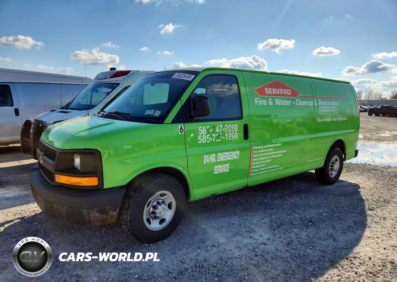 2008 Chevrolet Express G3500 VIN:1GCHG39KX81163717 - 1