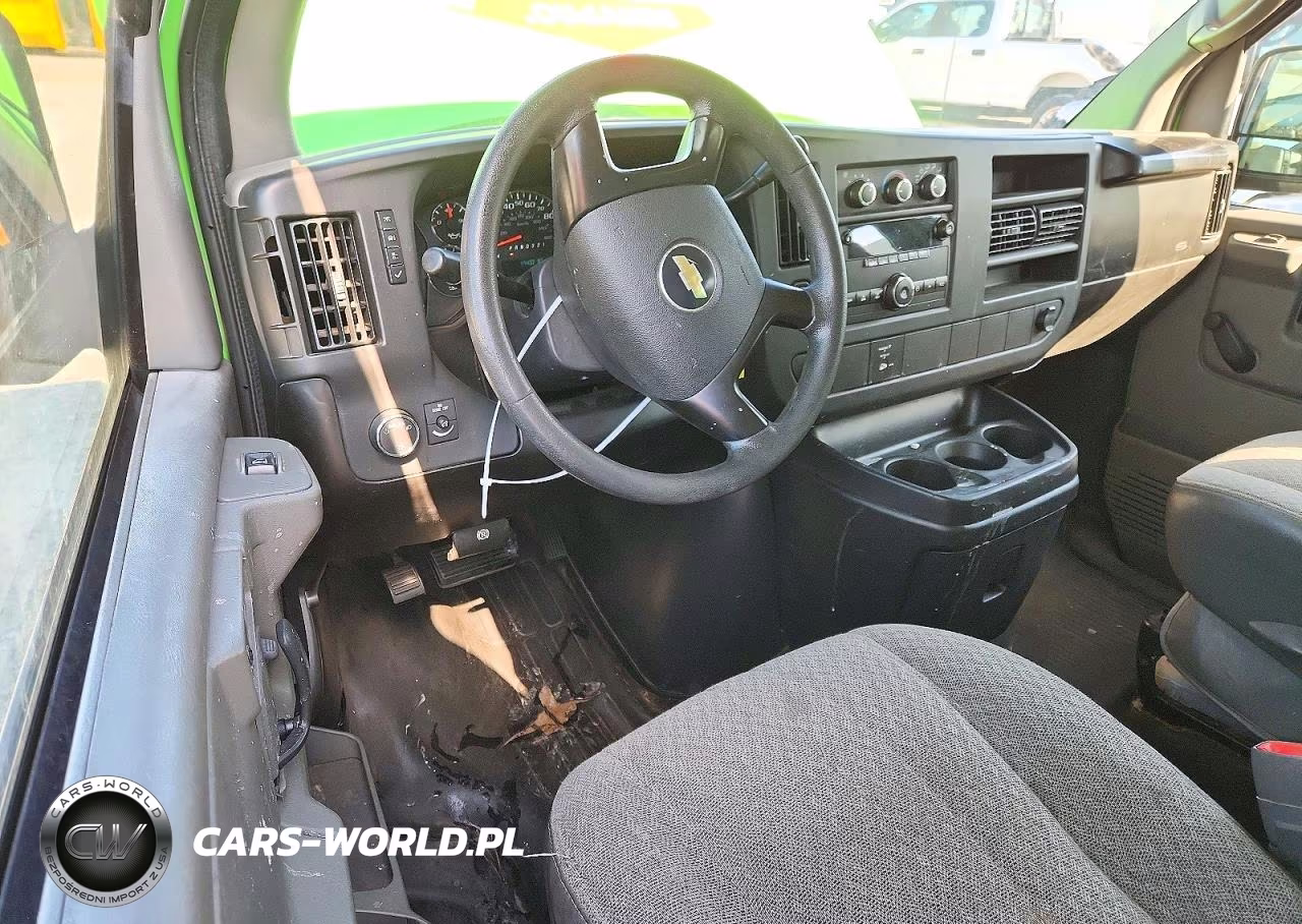 2008 Chevrolet Express G3500 VIN:1GCHG39KX81163717 - 8