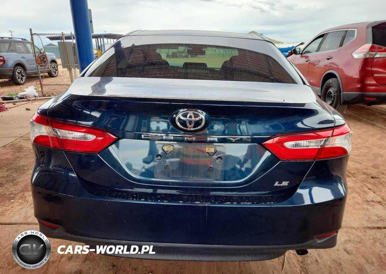 2018 Toyota Camry Le VIN:JTNB11HK6J3041312 - 6