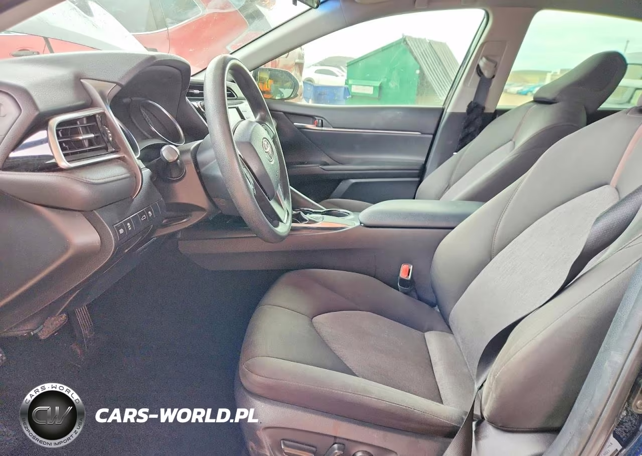 2018 Toyota Camry Le VIN:JTNB11HK6J3041312 - 7