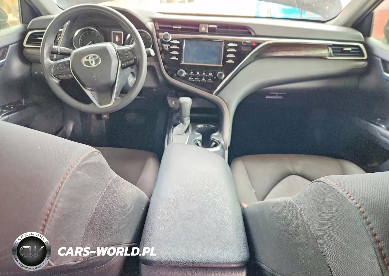 2018 Toyota Camry Le VIN:JTNB11HK6J3041312 - 8