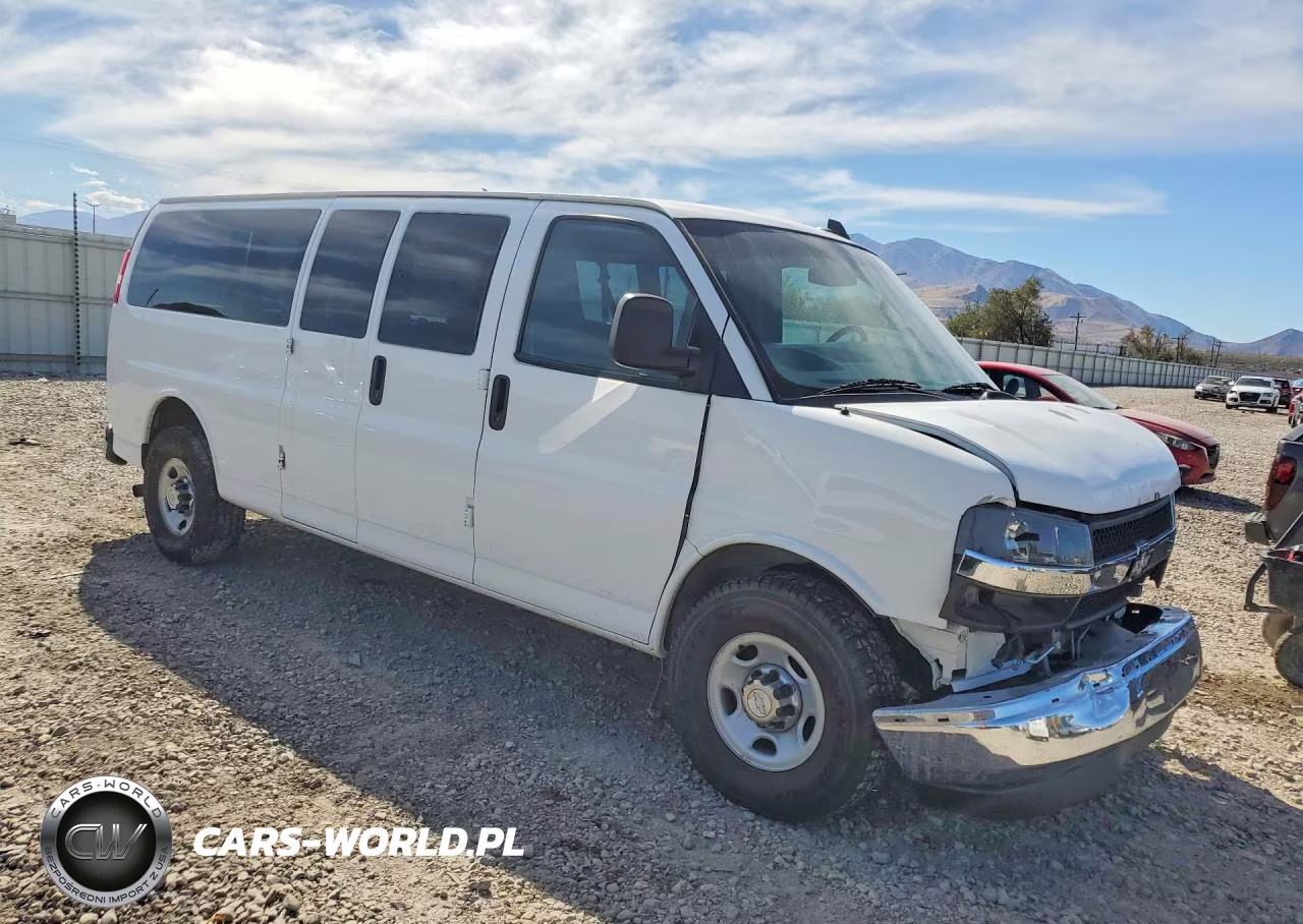 2017 Chevrolet Express G3500 Lt VIN:1GAZGPFG3H1160663 - 4