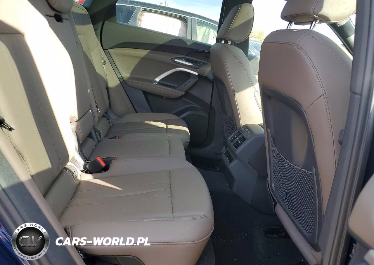 2025 Audi Q5 Premium VIN:WA11AAGUXS2115478 - 11