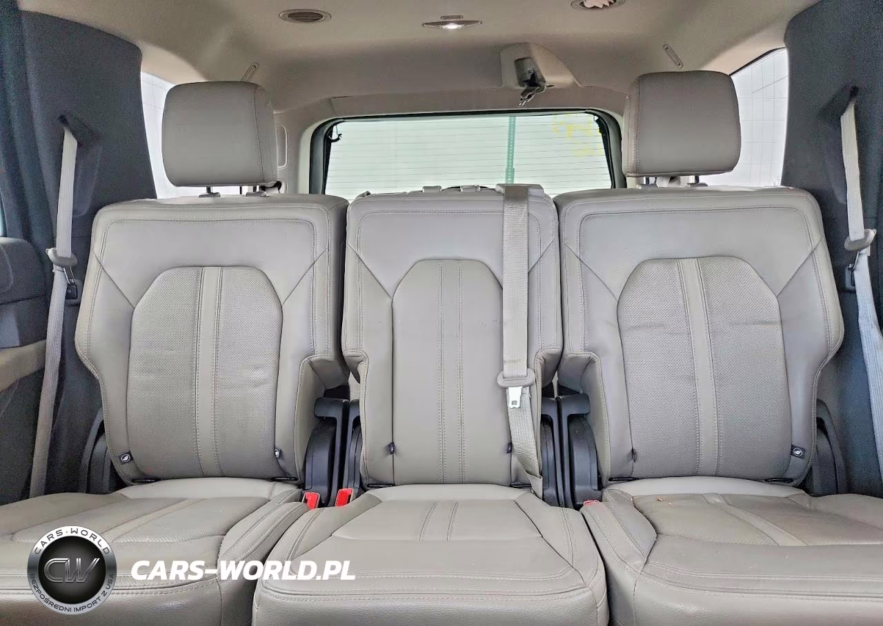 2019 Ford Expedition Limited VIN:1FMJU2AT8KEA33097 - 10
