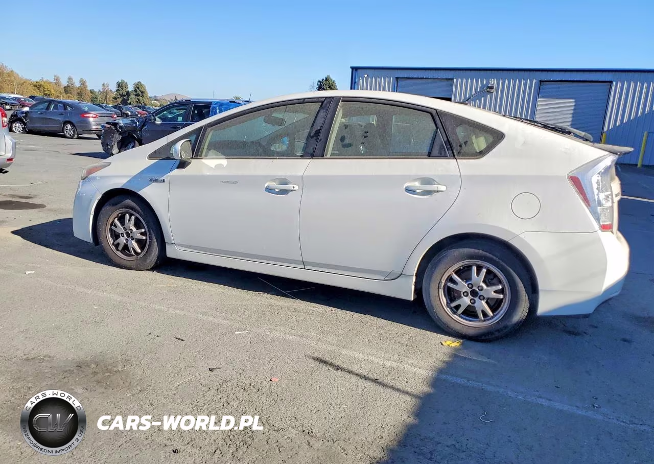 2011 Toyota Prius Two VIN:JTDKN3DUXB5313829 - 2