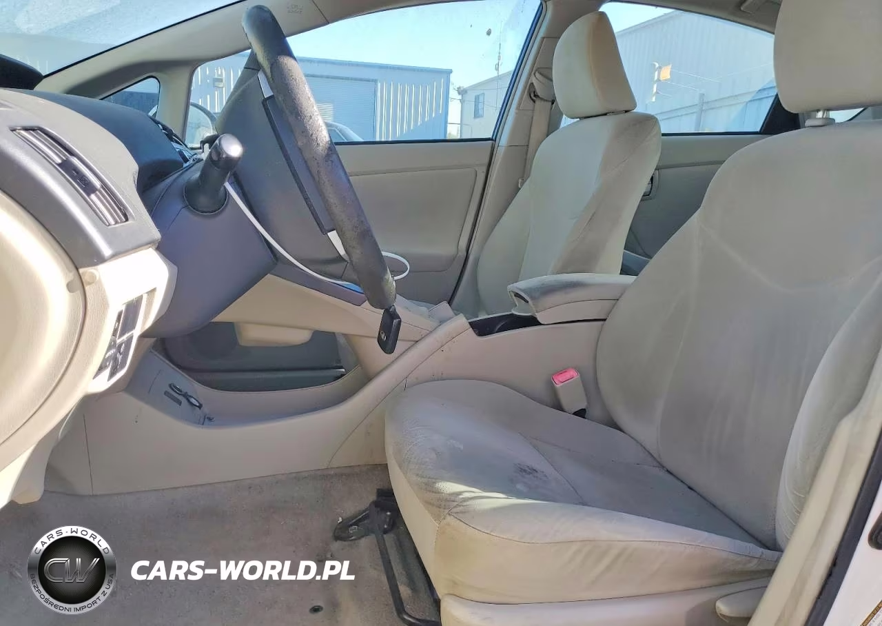 2011 Toyota Prius Two VIN:JTDKN3DUXB5313829 - 7