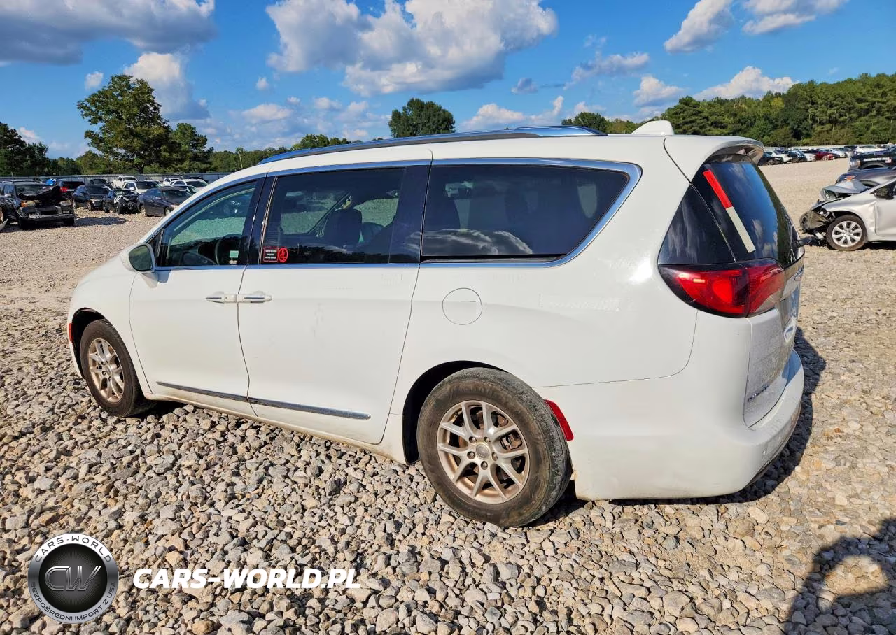 2020 Chrysler Pacifica Touring L VIN:2C4RC1BG7LR115073 - 2