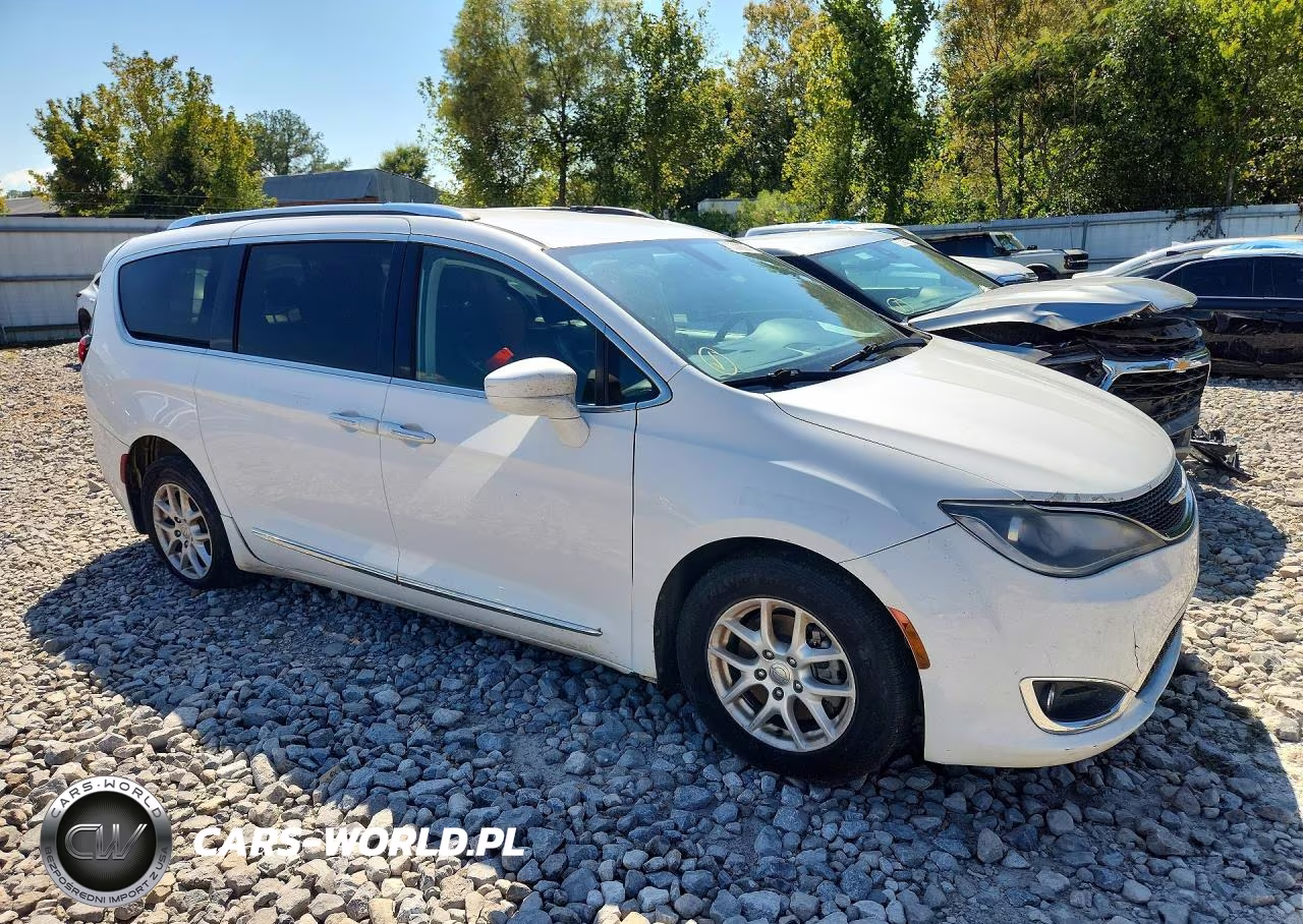 2020 Chrysler Pacifica Touring L VIN:2C4RC1BG7LR115073 - 4