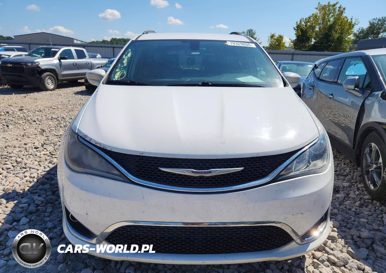 2020 Chrysler Pacifica Touring L VIN:2C4RC1BG7LR115073 - 5