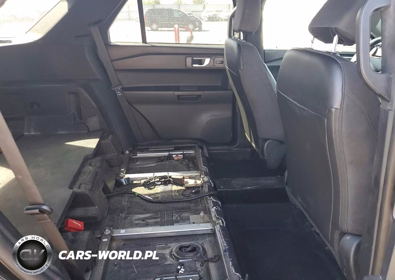 2021 Ford Explorer Police Interceptor VIN:1FM5K8AW4MNA07104 - 11