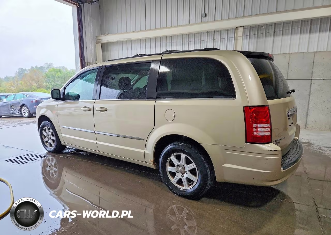 2010 Chrysler Town & Country Touring VIN:2A4RR5D1XAR271680 - 2