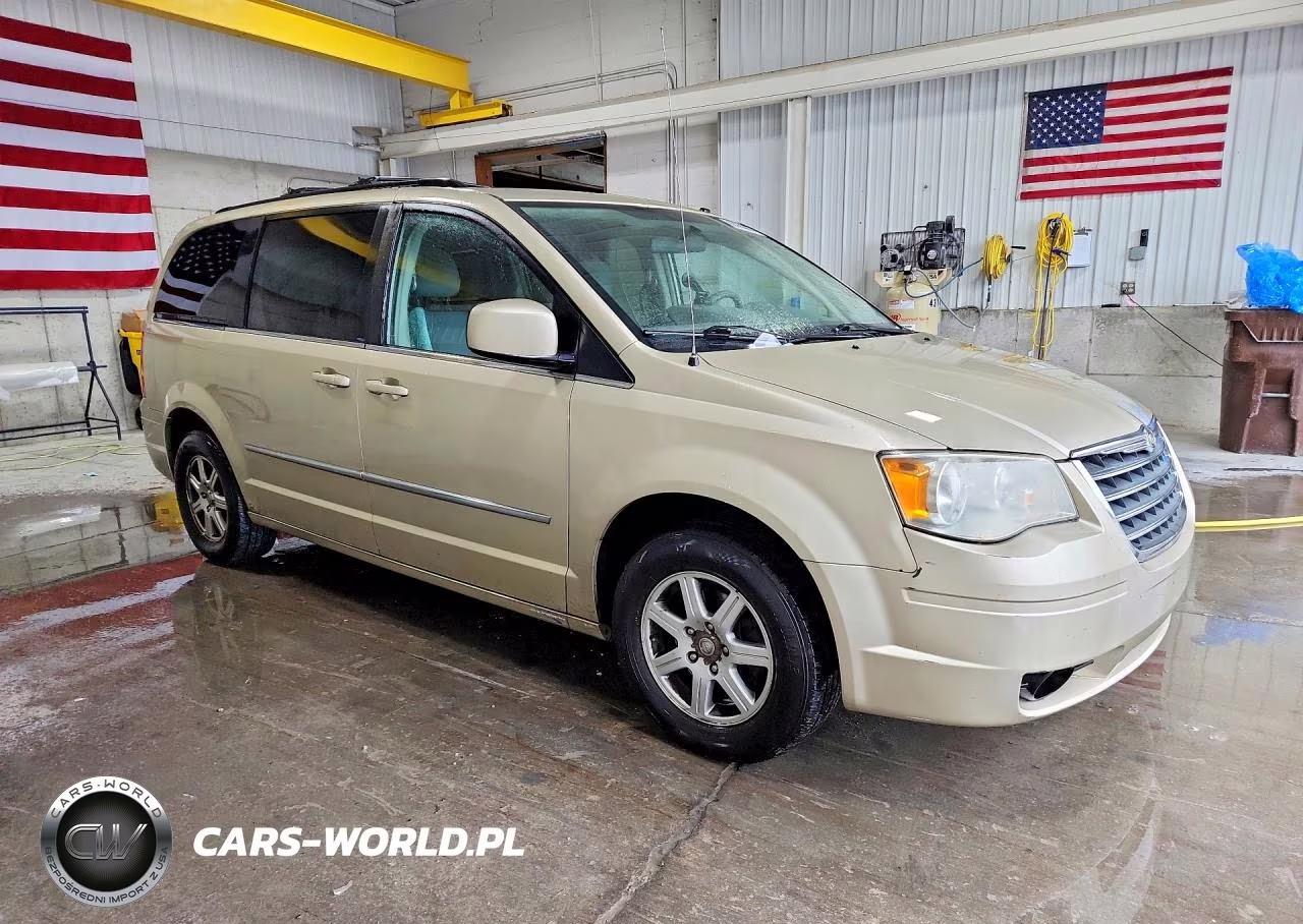 2010 Chrysler Town & Country Touring VIN:2A4RR5D1XAR271680 - 4