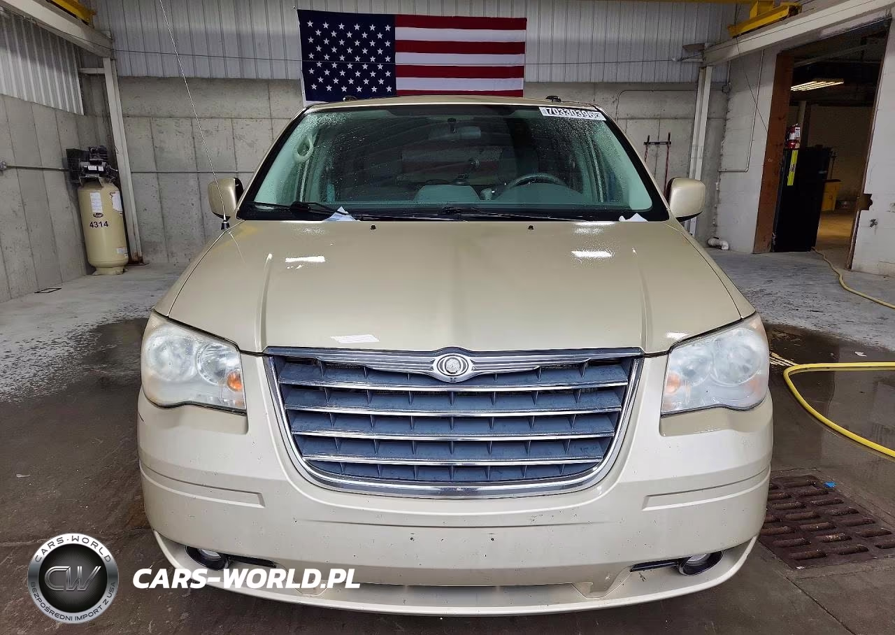 2010 Chrysler Town & Country Touring VIN:2A4RR5D1XAR271680 - 5
