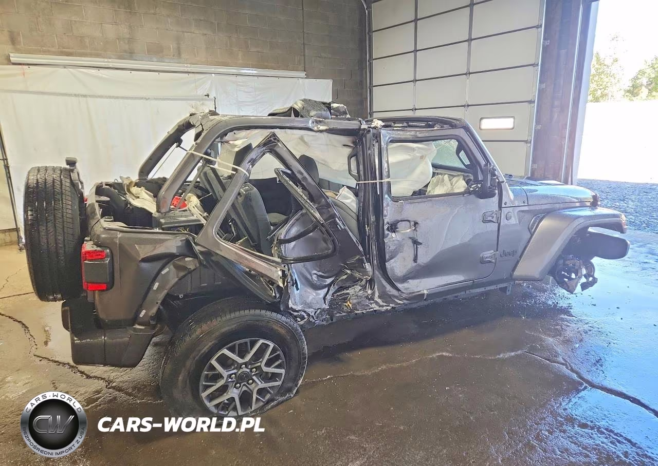 2025 Jeep Wrangler Sahara VIN:1C4PJXEN4SW644237 - 3