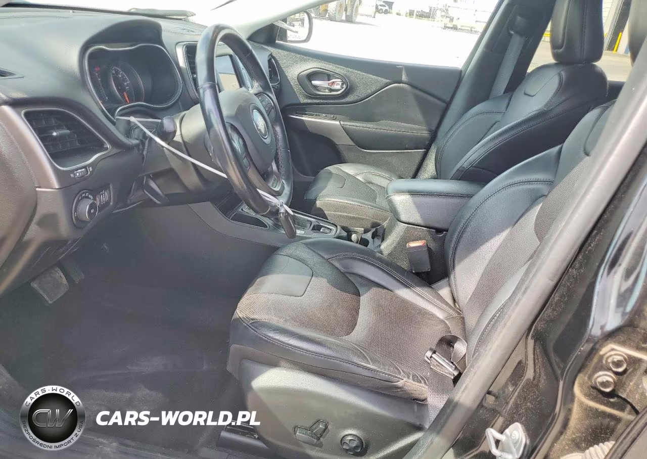 2020 Jeep Cherokee Latitude Plus VIN:1C4PJLLX8LD632120 - 7