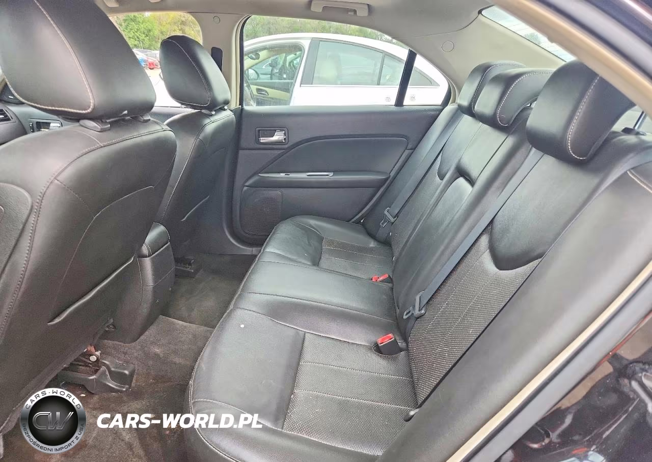 2010 Mercury Milan Premier VIN:3MEHM0JA8AR637183 - 10