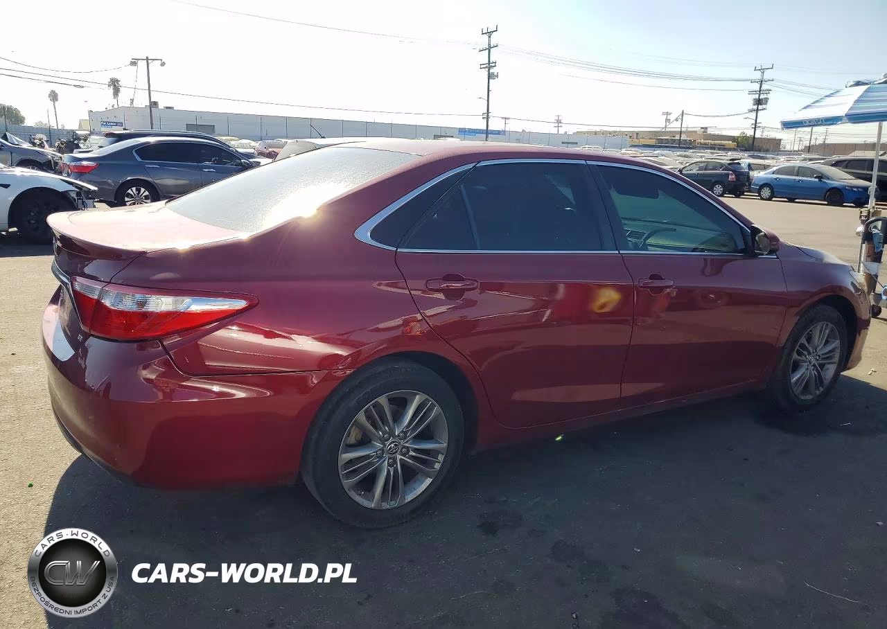 2016 Toyota Camry Se VIN:4T1BF1FK8GU564600 - 3