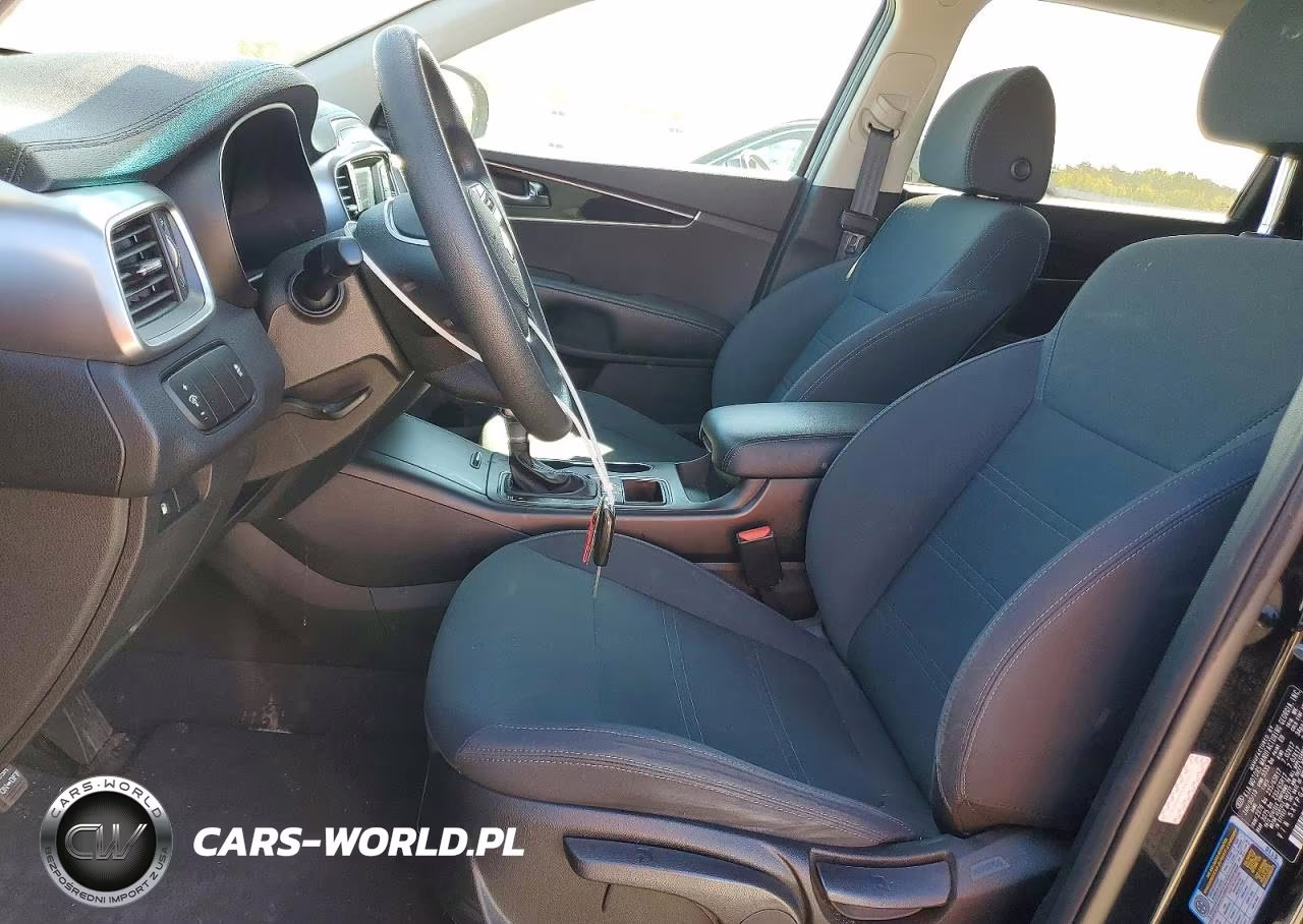 2019 Kia Sorento L VIN:5XYPG4A37KG569631 - 7