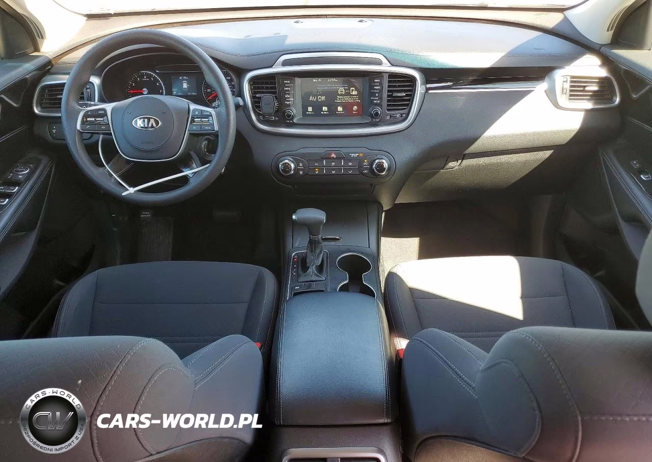 2019 Kia Sorento L VIN:5XYPG4A37KG569631 - 8