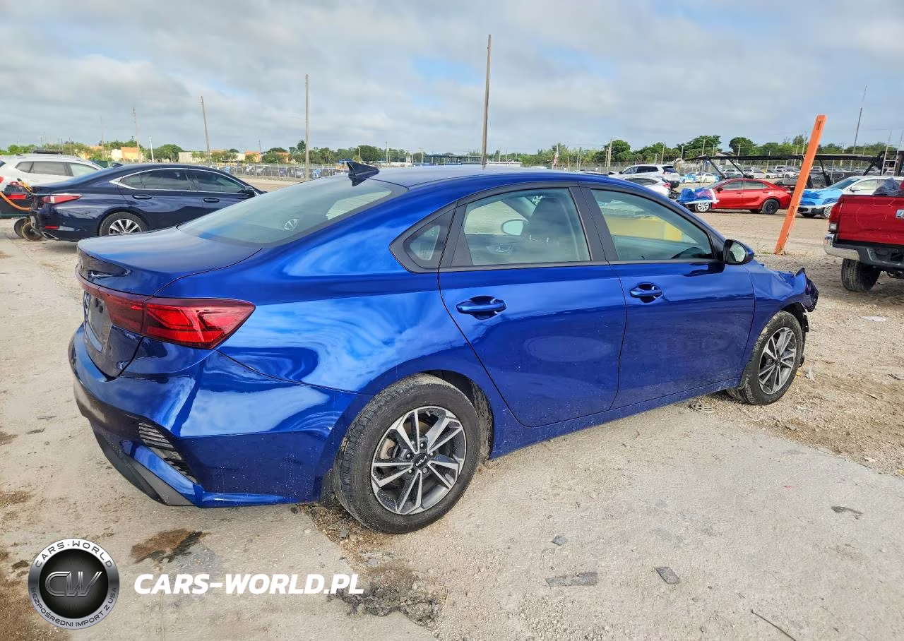 2024 Kia Forte Lxs VIN:3KPF24AD0RE774671 - 3
