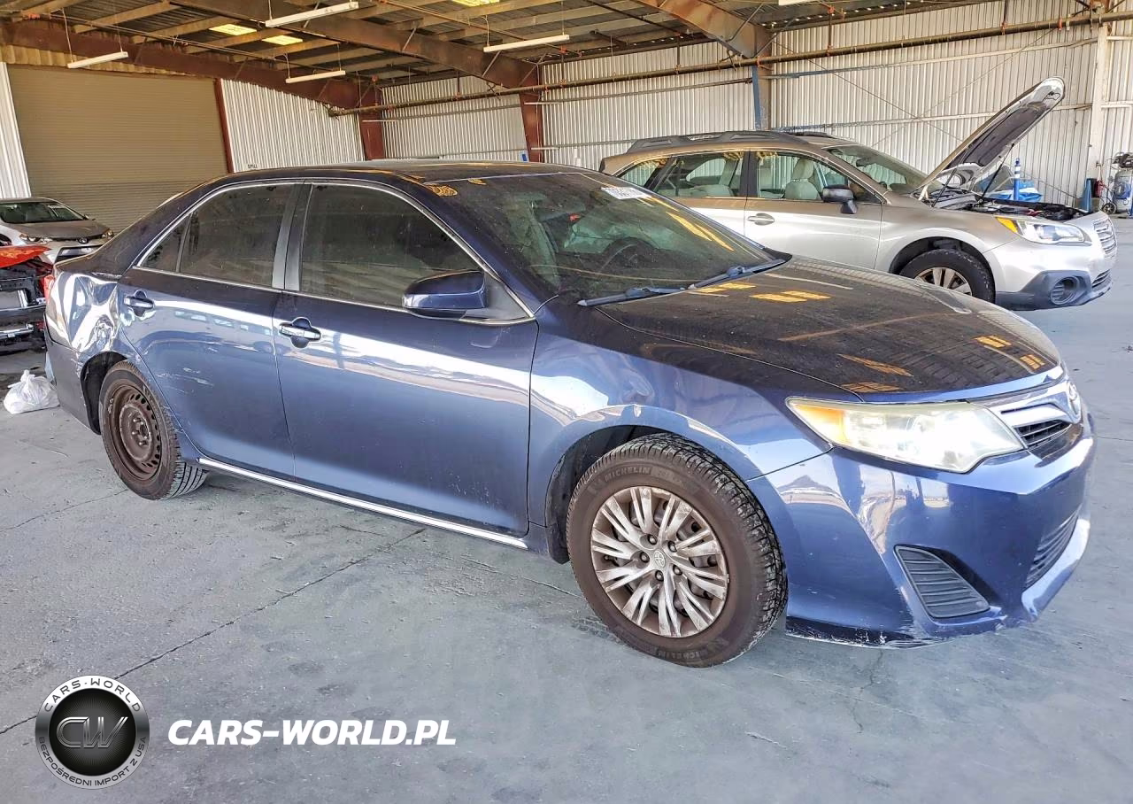 2014 Toyota Camry Le VIN:4T4BF1FK6ER379268 - 4