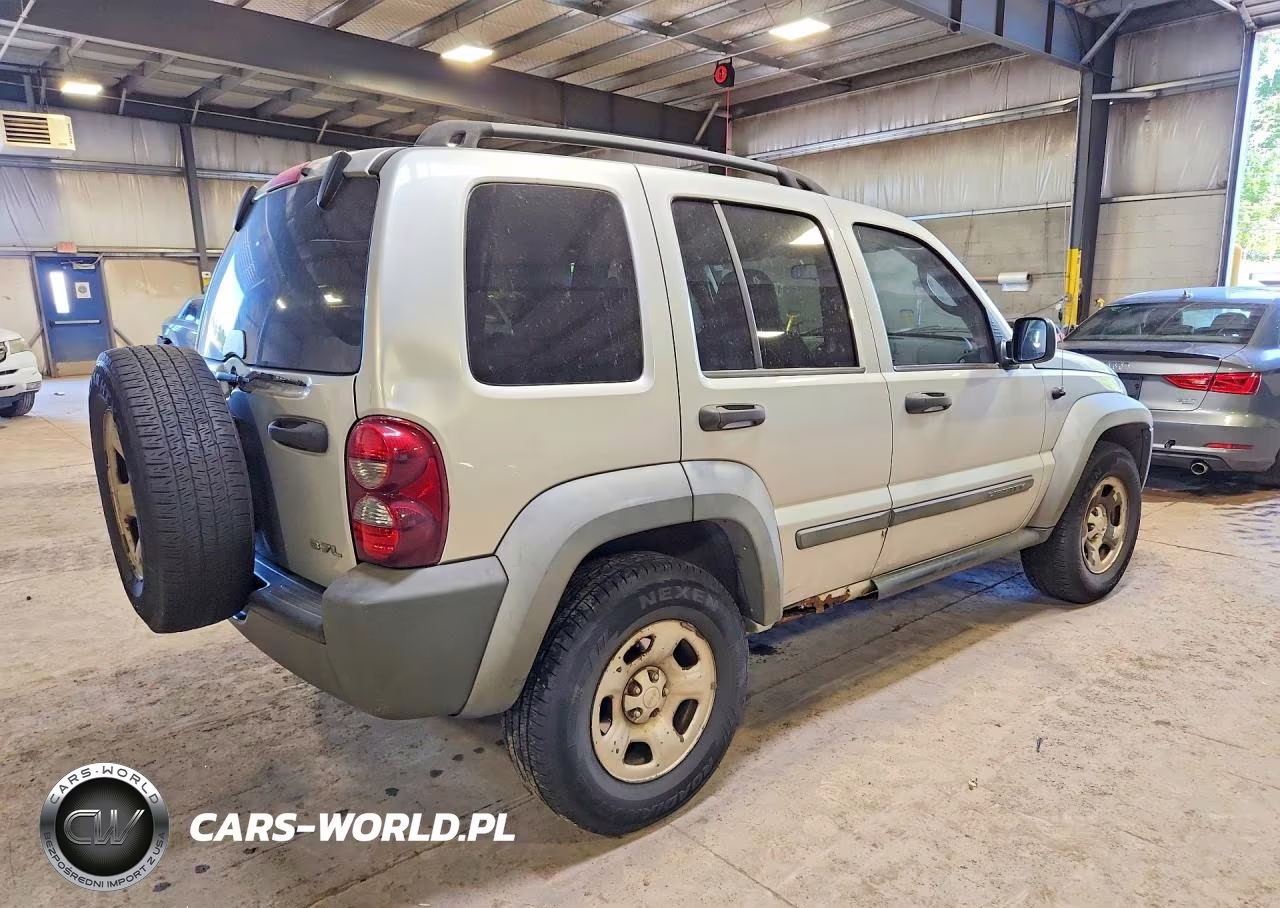 2007 Jeep Liberty Sport VIN:1J4GL48K57W512972 - 3