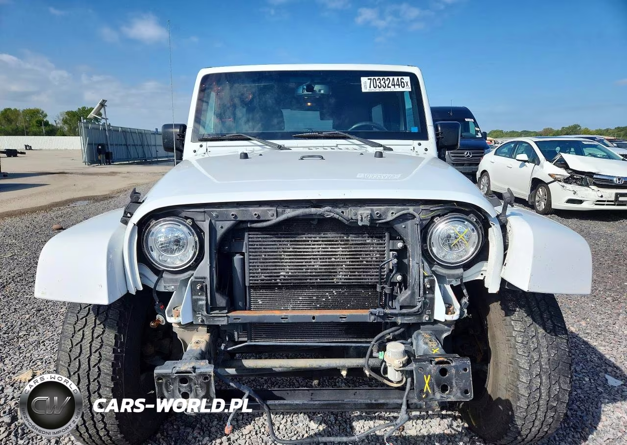 2017 Jeep Wrangler Unlimited Sahara VIN:1C4BJWEG8HL735074 - 5