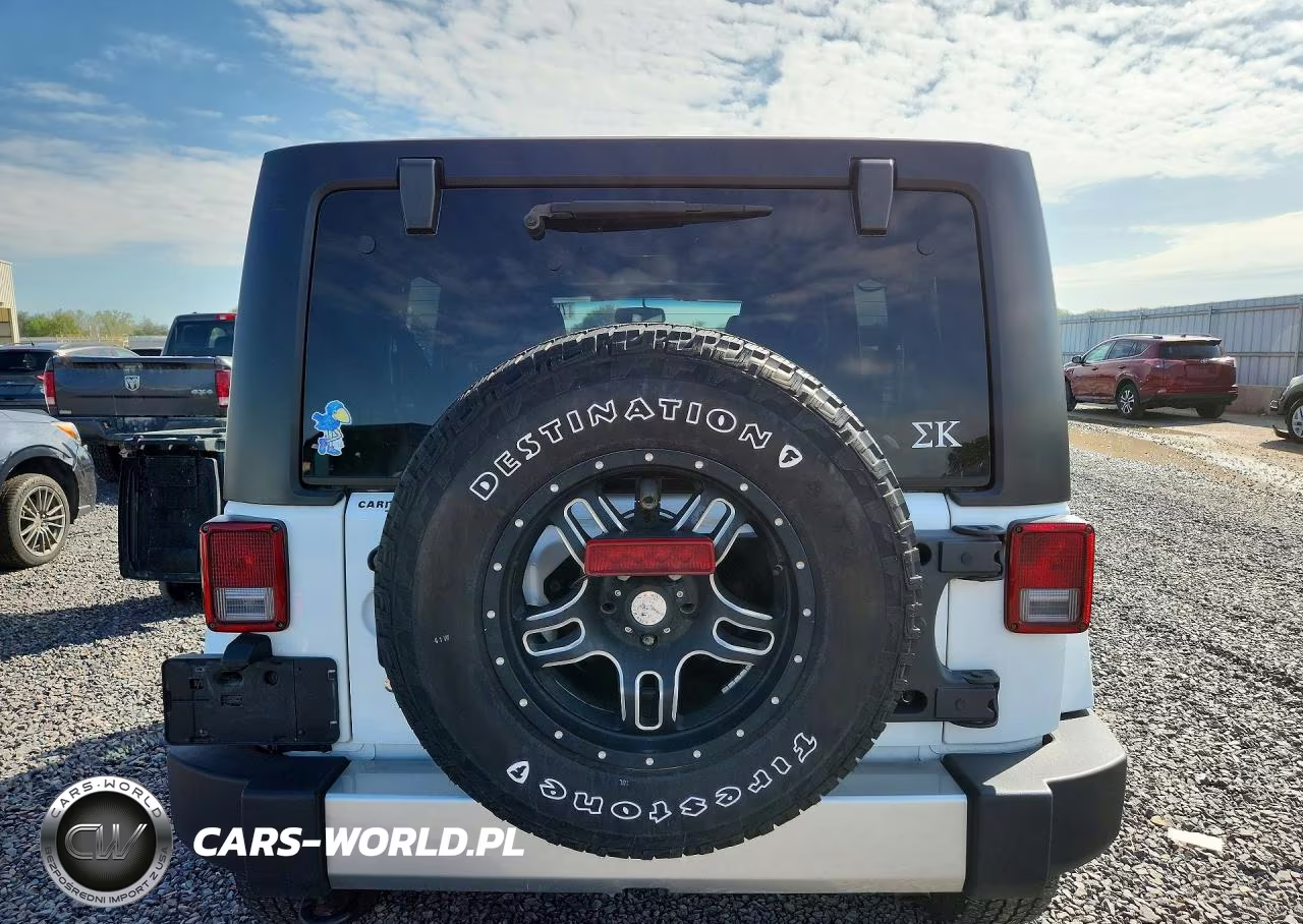 2017 Jeep Wrangler Unlimited Sahara VIN:1C4BJWEG8HL735074 - 6