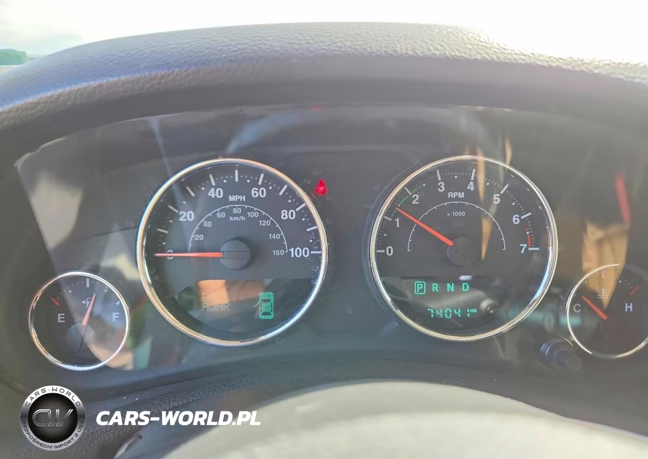 2017 Jeep Wrangler Unlimited Sahara VIN:1C4BJWEG8HL735074 - 9