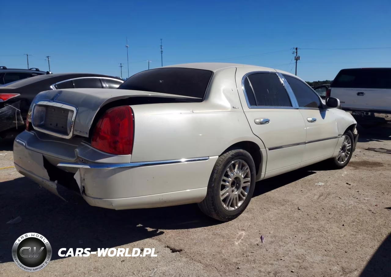2006 Lincoln Town Car Designer VIN:1LNHM83VX6Y651252 - 3