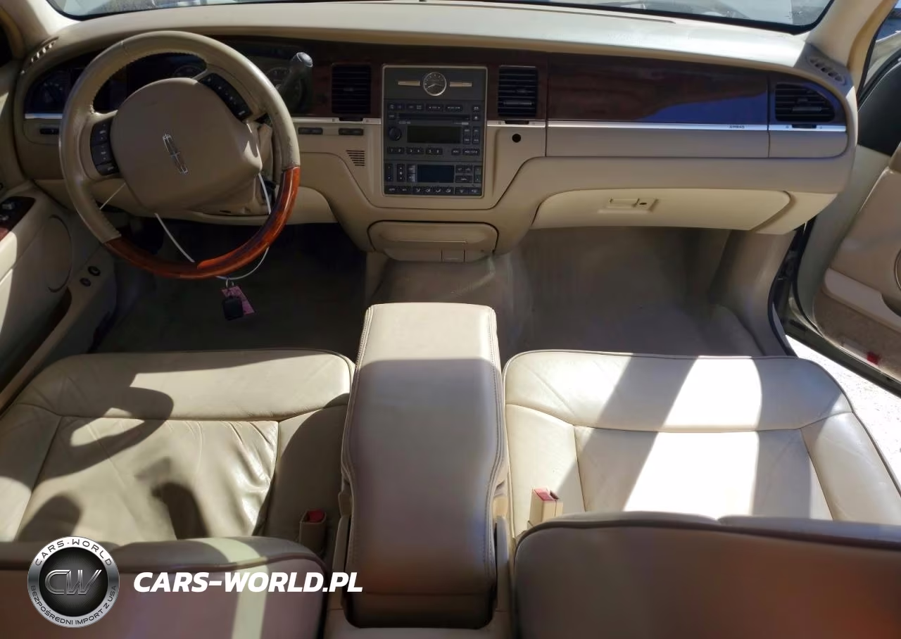 2006 Lincoln Town Car Designer VIN:1LNHM83VX6Y651252 - 8
