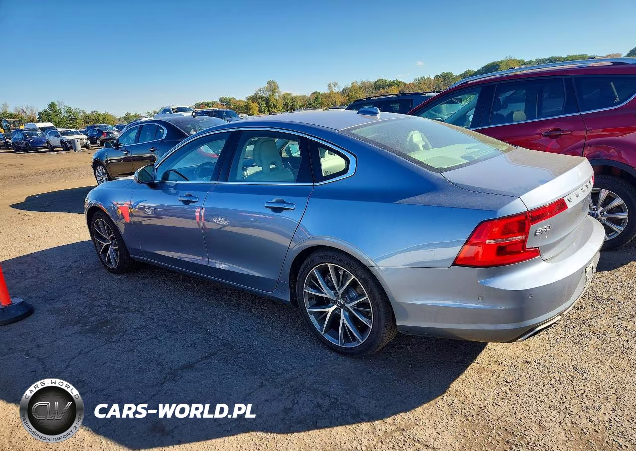 2017 Volvo S90 T6 Momentum VIN:YV1A22MK9H1015411 - 2
